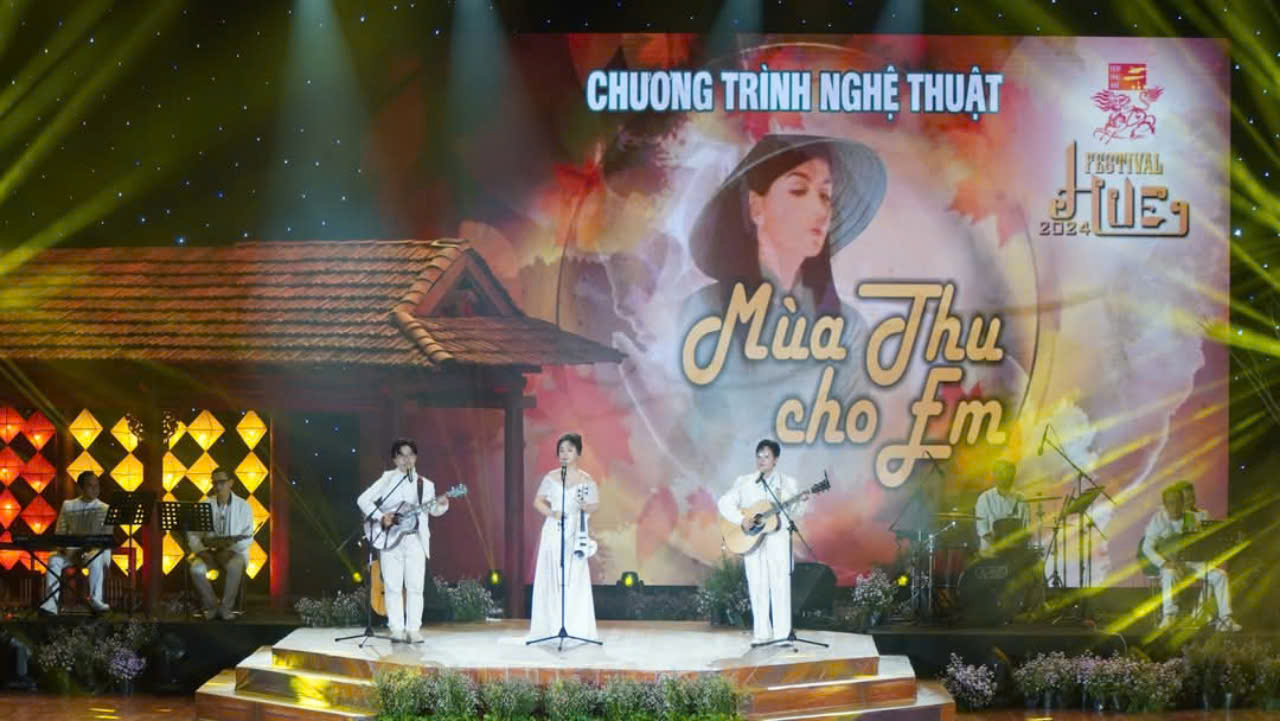 Đêm nhạc “Mùa thu cho em” khép lại chương trình Festival Huế mùa thu 2024- Ảnh 6.